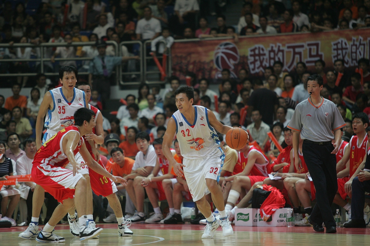 球队战术在比赛中发挥出色获得胜利 球队战术在比赛中发挥出色获得胜利