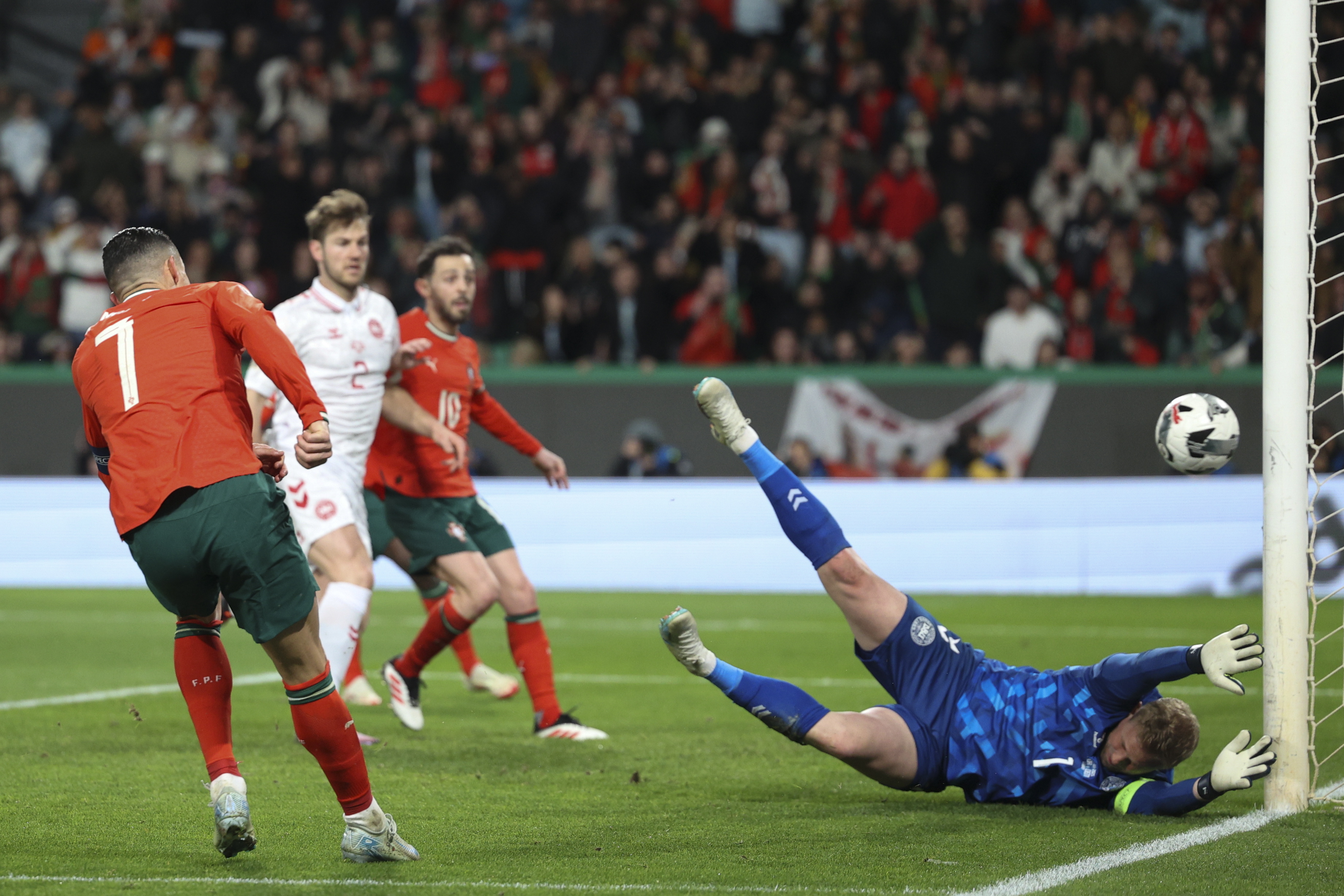 葡萄牙国家队晋级欧国联八强斩获小组第一 葡萄牙国家队晋级欧国联八强斩获小组第一