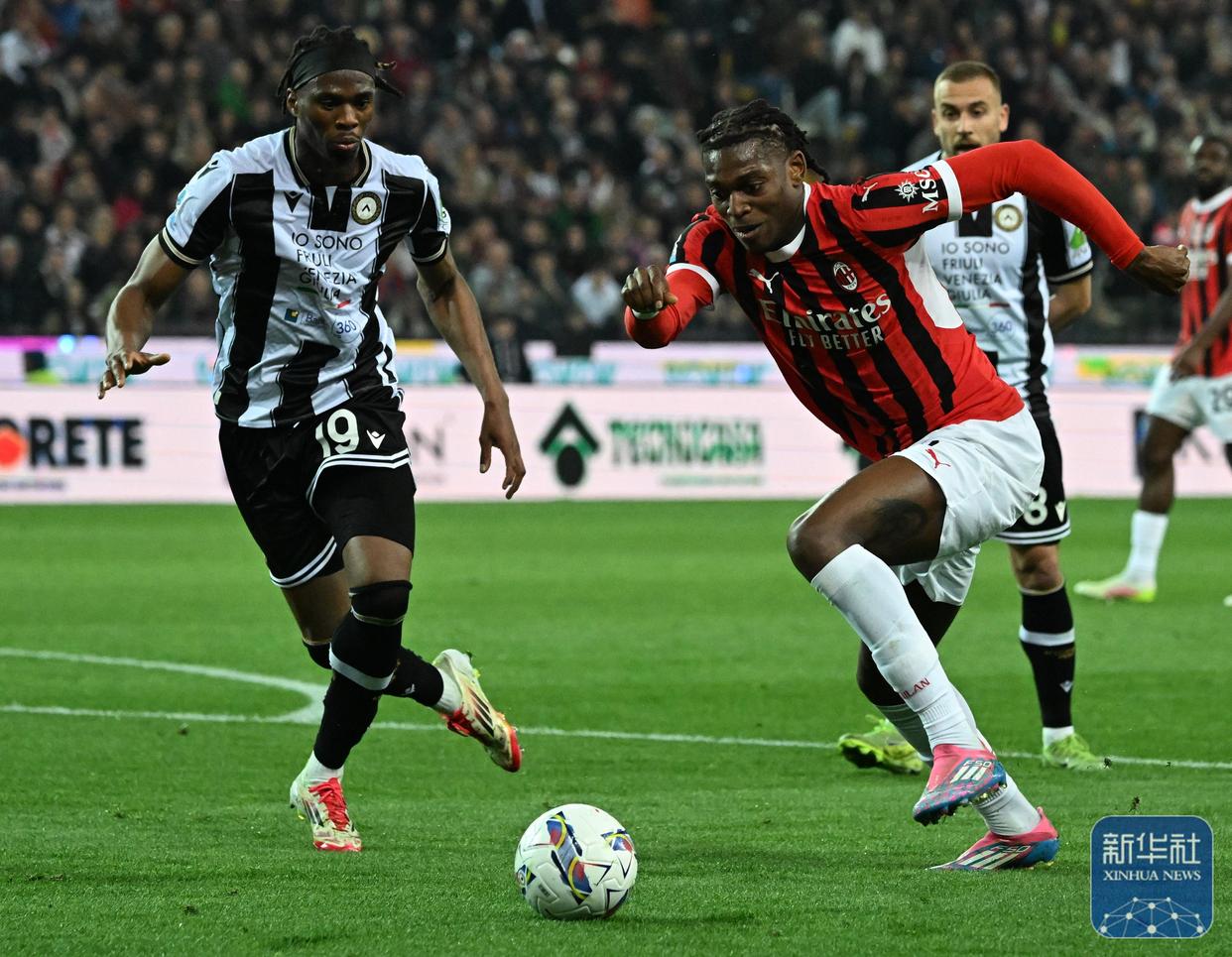 关于AC米兰球员展现出色技术,踢出漂亮球的信息 关于AC米兰球员展现出色技术,踢出漂亮球的信息