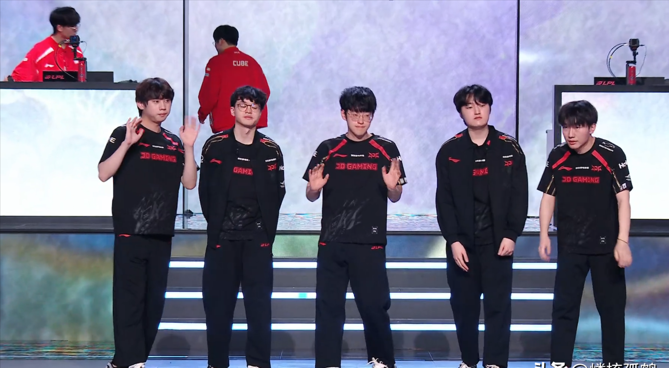 包含JDG险胜FPX,Inspired团战一打五顶尖较量2025世界赛,让粉丝疯狂欢呼的词条 包含JDG险胜FPX,Inspired团战一打五顶尖较量2025世界赛,让粉丝疯狂欢呼的词条