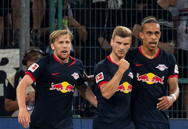 汉诺威客场告捷,德甲争冠局势稍现曙光 汉诺威客场告捷,德甲争冠局势稍现曙光