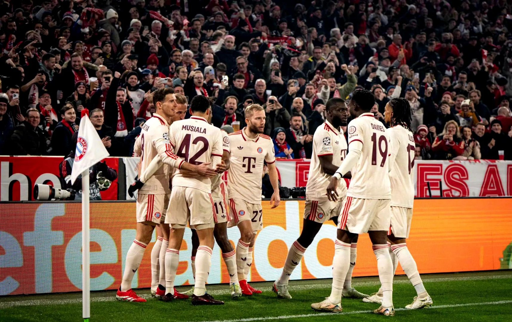 欧冠比赛中，拜仁慕尼黑击败皇家马德里——德国劲旅再次登顶