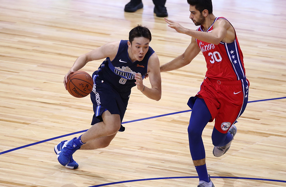 球员们在比赛中展现出才华横溢的一面 球员们在比赛中展现出才华横溢的一面