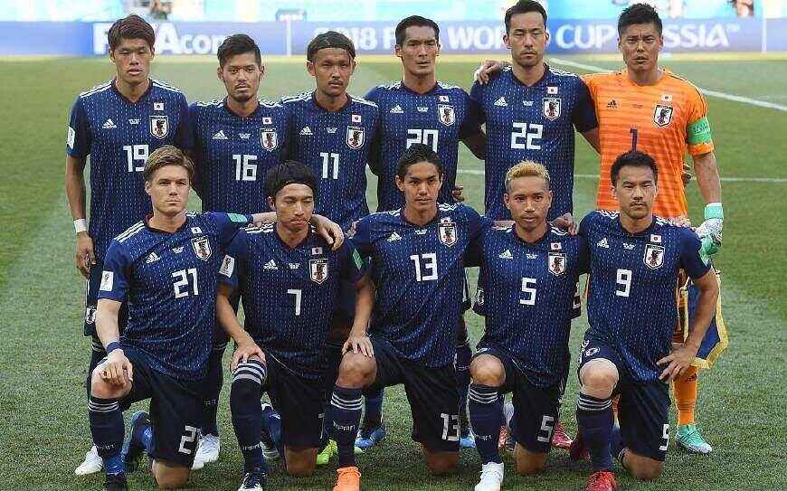 包含丹麦横扫乌拉圭，法比尼奥惊艳四座的词条