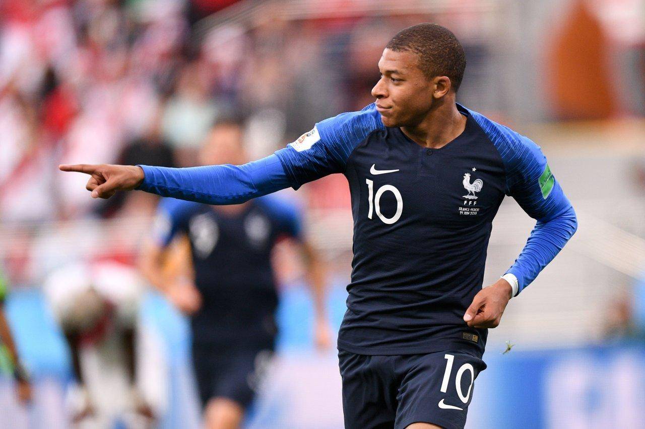 法国队力克英格兰队，奥恰洛夫高光表现的简单介绍