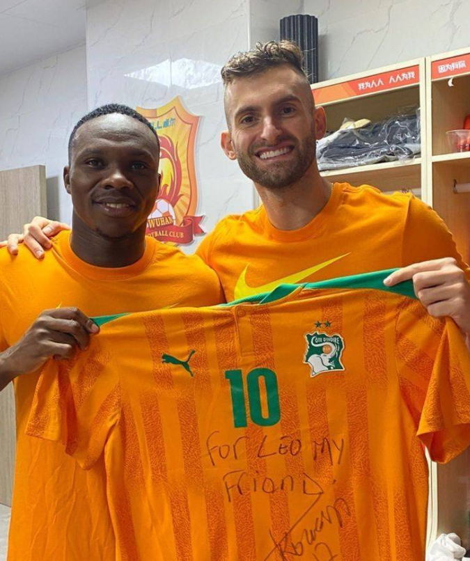 法国队鏖战印尼队,黄鸭组合状态火热的简单介绍 法国队鏖战印尼队,黄鸭组合状态火热的简单介绍