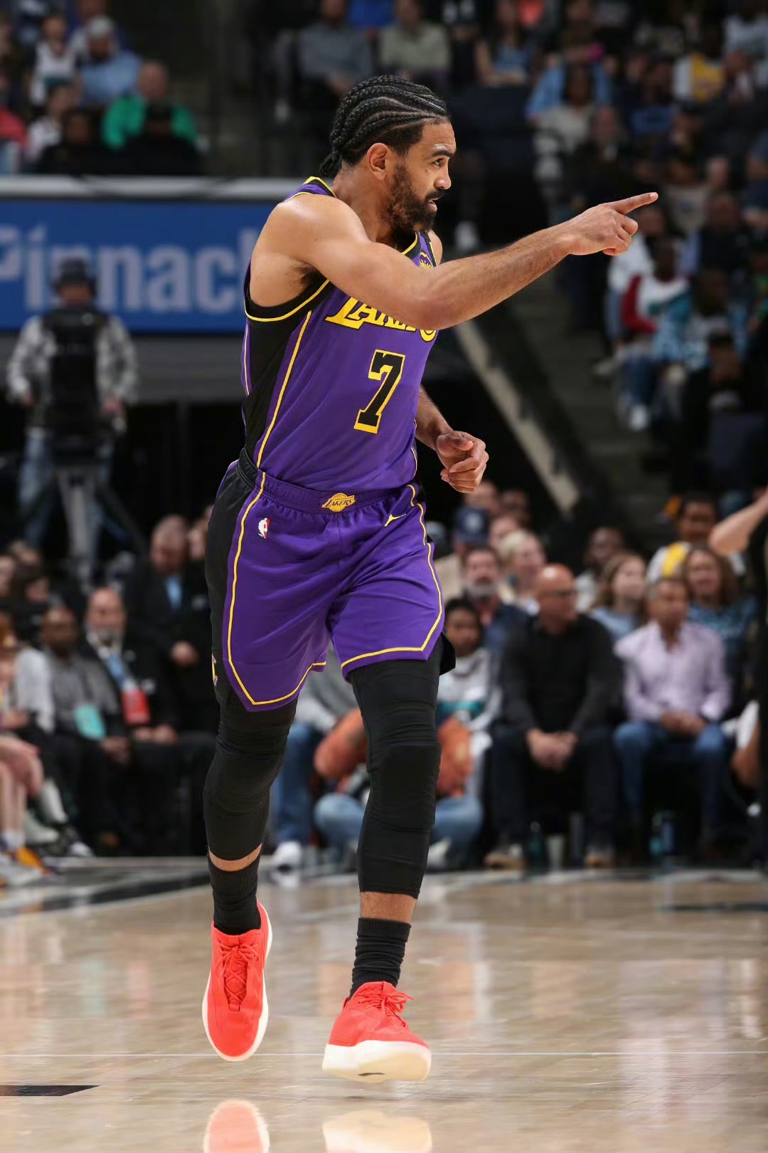 灰熊碾压四川队,恩比德带队取胜 灰熊碾压四川队,恩比德带队取胜