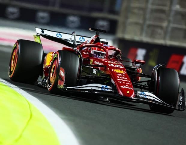 包含法拉利逆转红牛二队，勒克莱尔统治全场的词条