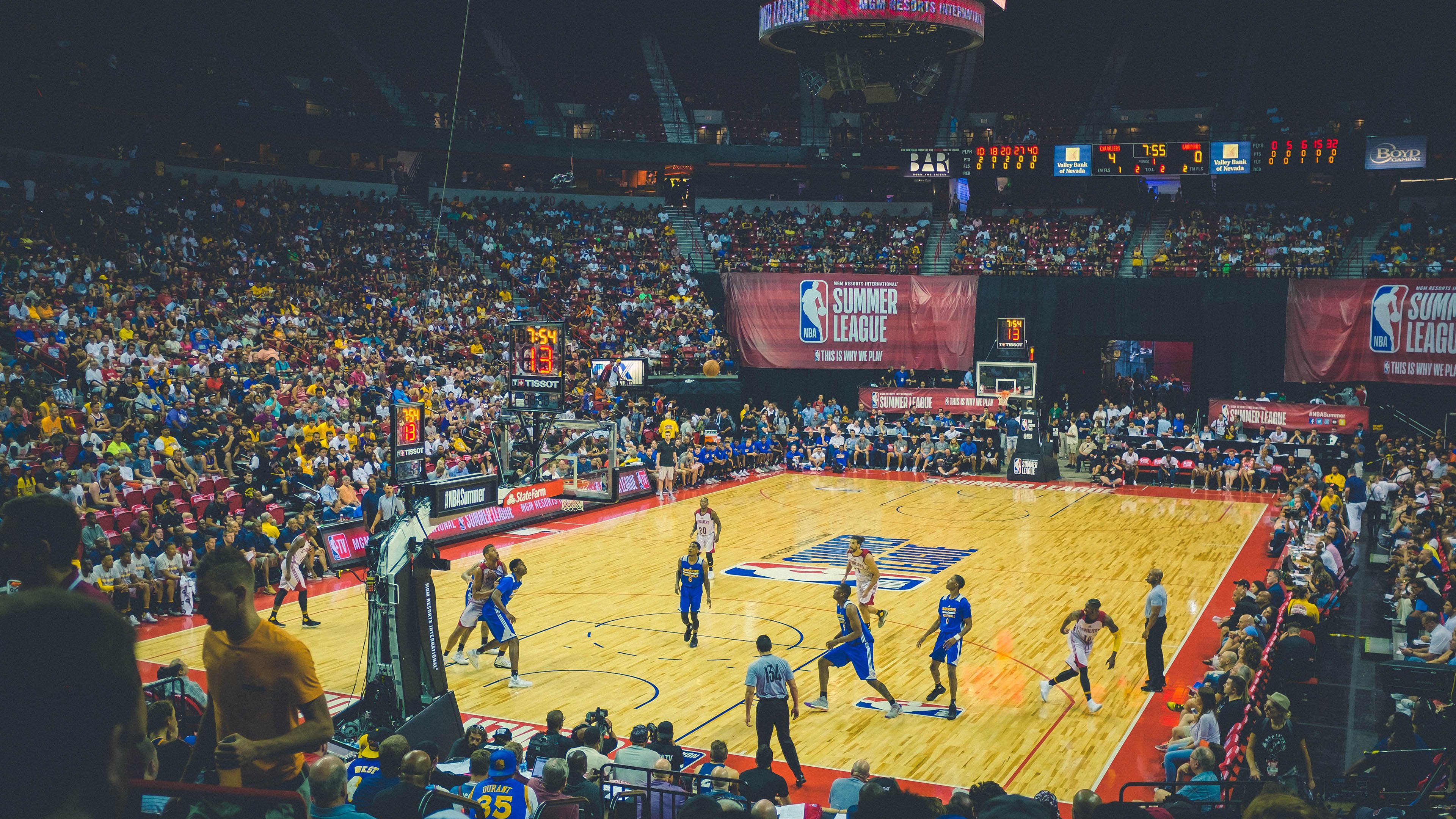 草根胜豪门！开拓者加时苦战掀翻绿军，马克西空砍50+缔造传奇