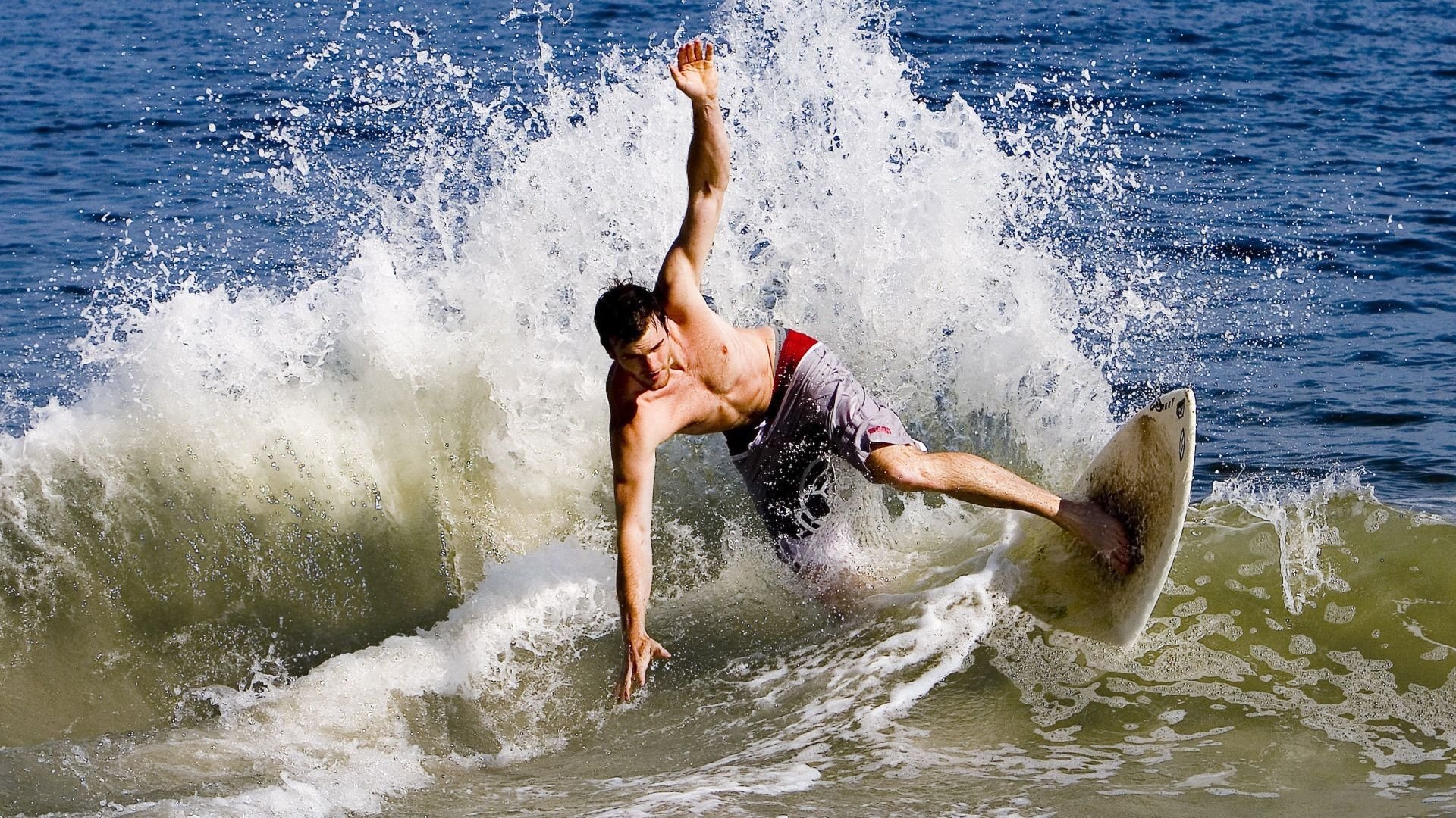 北欧铁闸的呐喊，阿克用实力回应质疑，捍卫瑞典荣耀