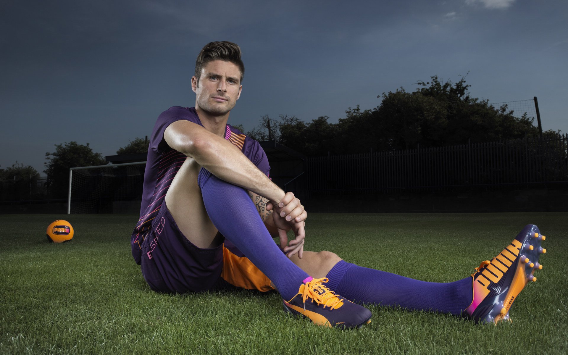 无声指令！霍勒迪的存在感如何让黄蜂轻取老鹰？