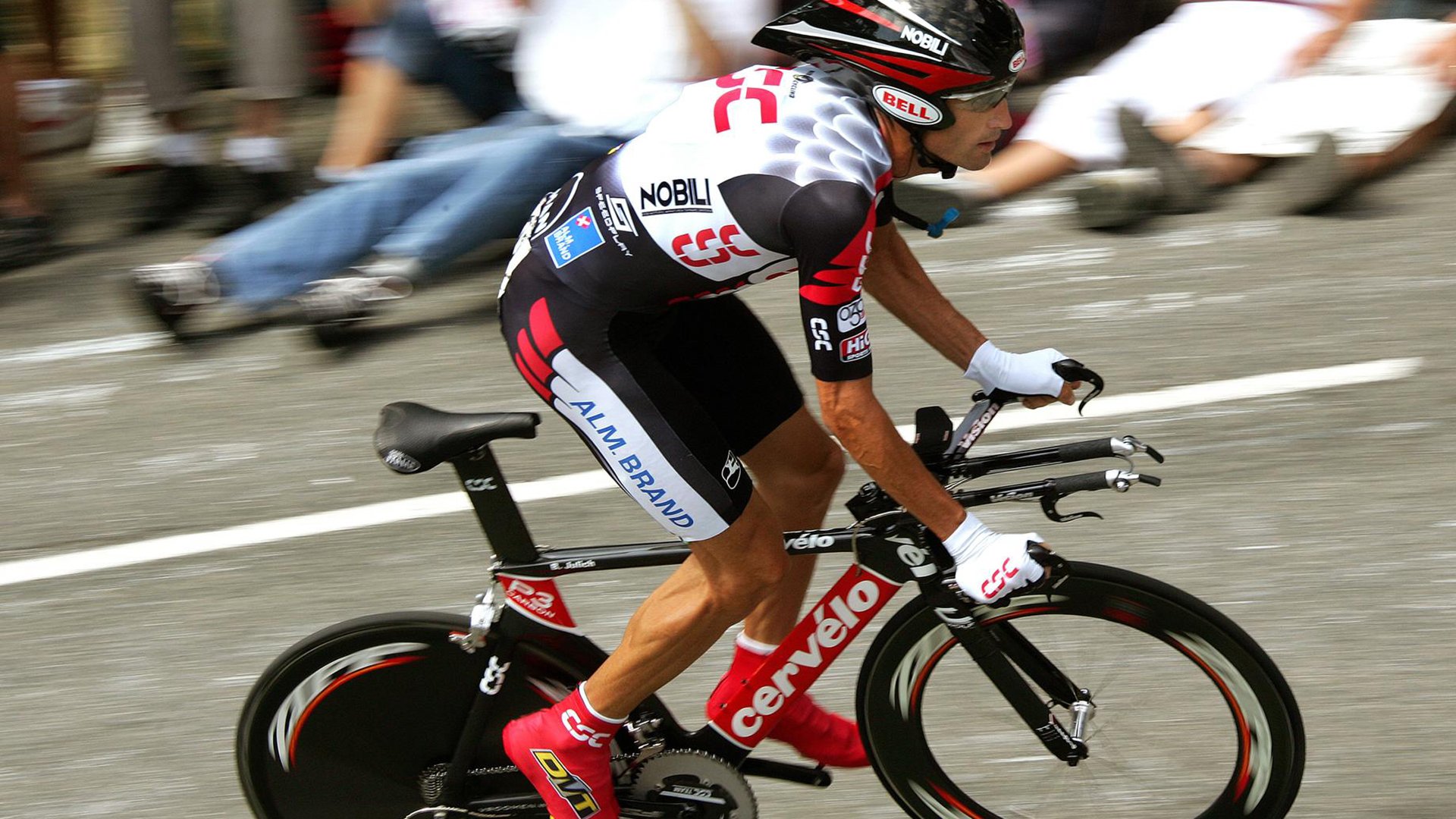 总决赛前的黎明，詹姆斯肩扛全球十万人的电竞复仇